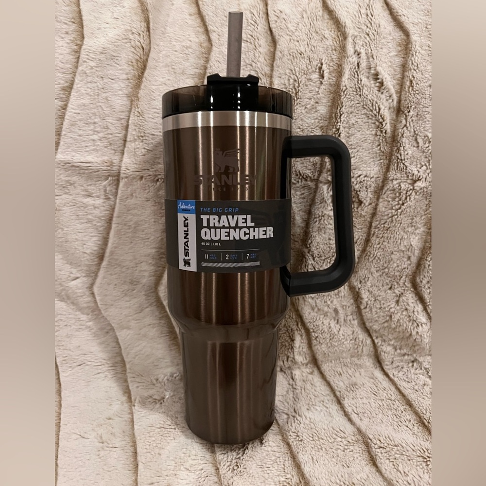 RARE 🔥Last One!NWT LIMITED RELEASE⭐️ Stanley Tumbler Quencher 40oz STORM Glass